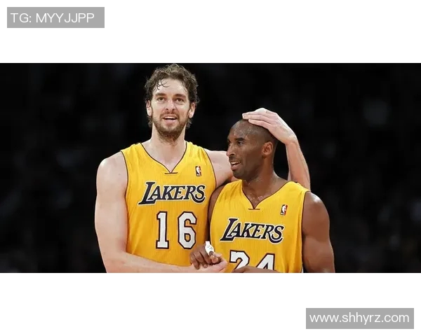 足球传奇科比在绿茵场上的精彩瞬间与不朽风采的回顾