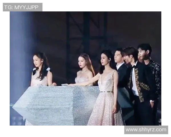 足球明星同框合影大赏各路传奇球员齐聚一堂的精彩瞬间回顾