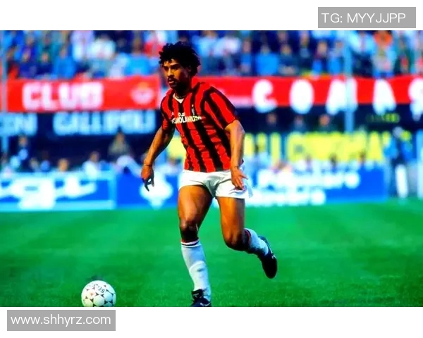 描绘足球明星风采的艺术作品展现与创作技巧分享